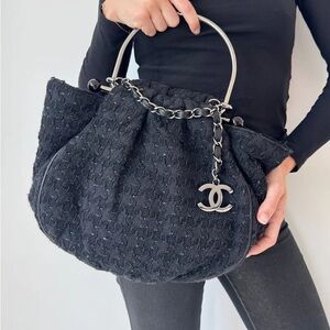 Authentic CHANEL RARE runway tweed knit round satchel bag